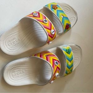 RARE Limited edition crocs vibes festival charm slides white multicolor Sz 8